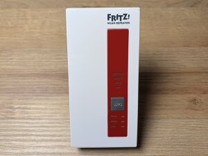 AVM FRITZ!WLAN Mesh Repeater 1750E (deutschsprachige Version) rot/weiß
