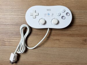 Wii Classic Controller-white