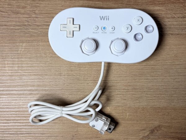 Wii Classic Controller-white