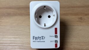 AVM FRITZ!DECT Repeater 100 (Erhöht DECT-Reichweite) deutschsprachige Version